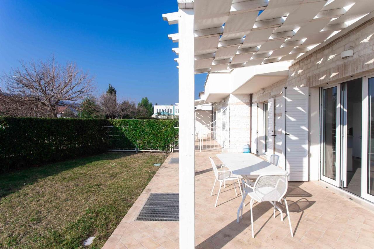 Apartamento S018 - Sirolo, Nuovissimo Trilocale In Pietra Con Giardino Dx Exterior foto